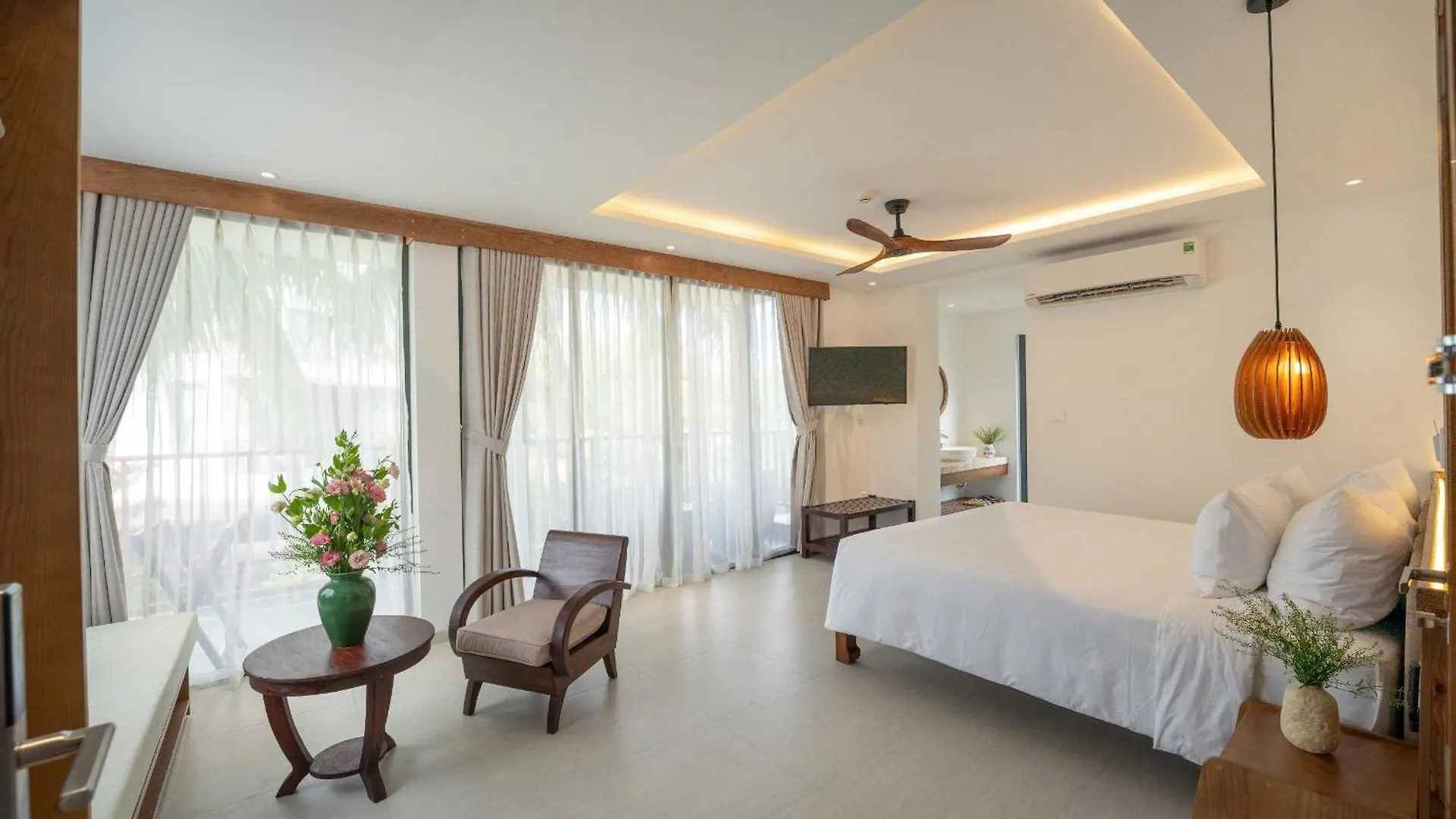Shoreline Stay Hoi An Aparthotel