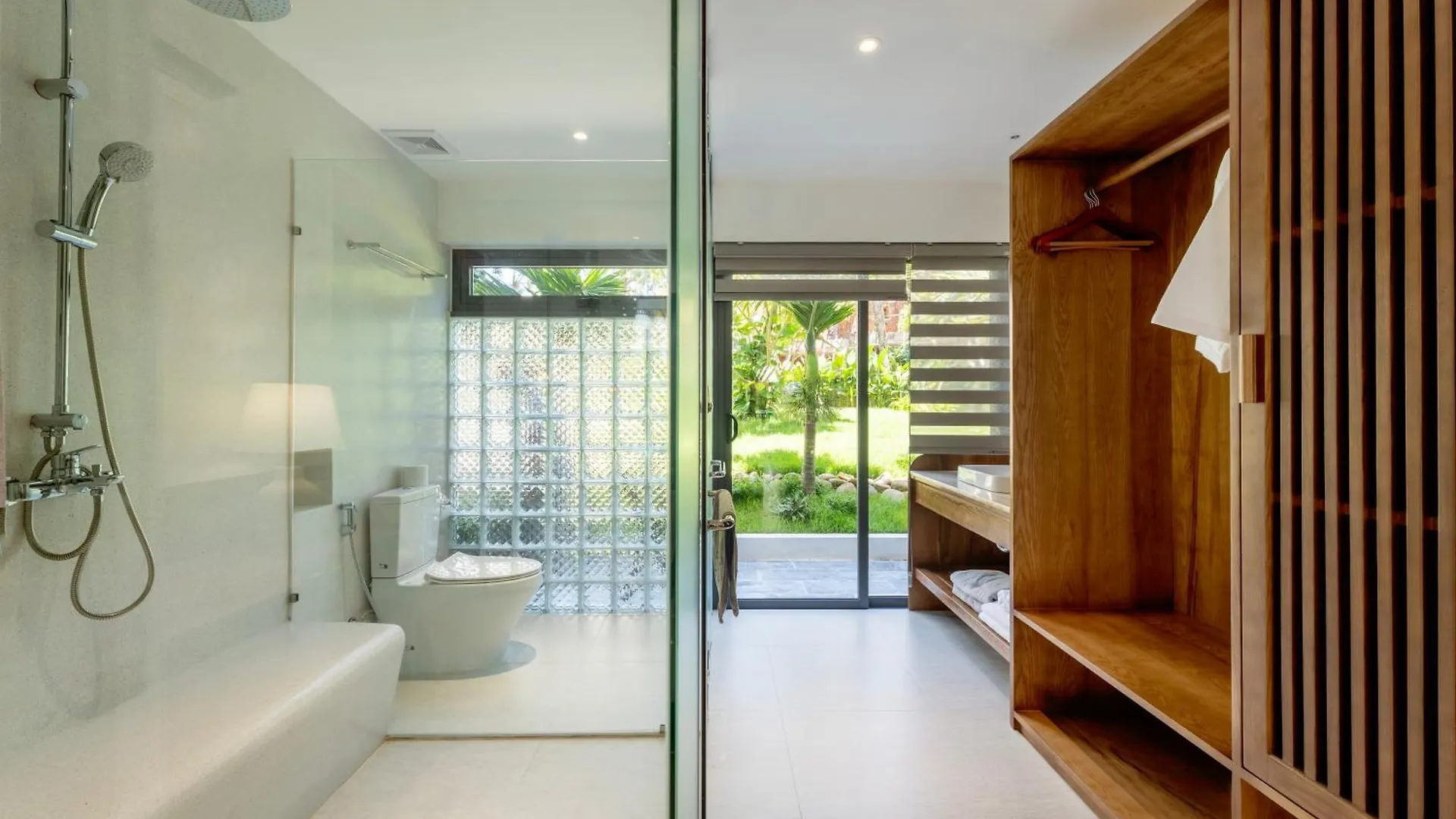 Shoreline Stay Hoi An Aparthotel