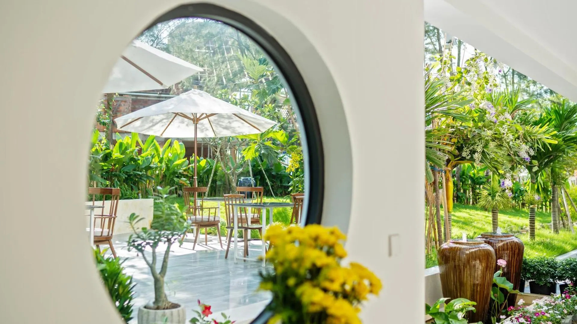 Shoreline Stay Hoi An Aparthotel